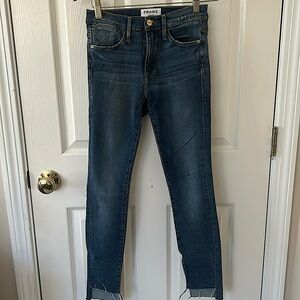 FRAME Le HIGH SKIINNY RAW EDGE Jeans